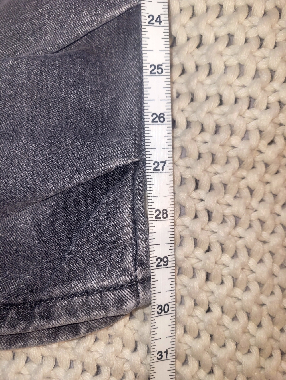 NWT PrettyLittleThing Washed Grey Denim Jeans - Picture 6 of 8